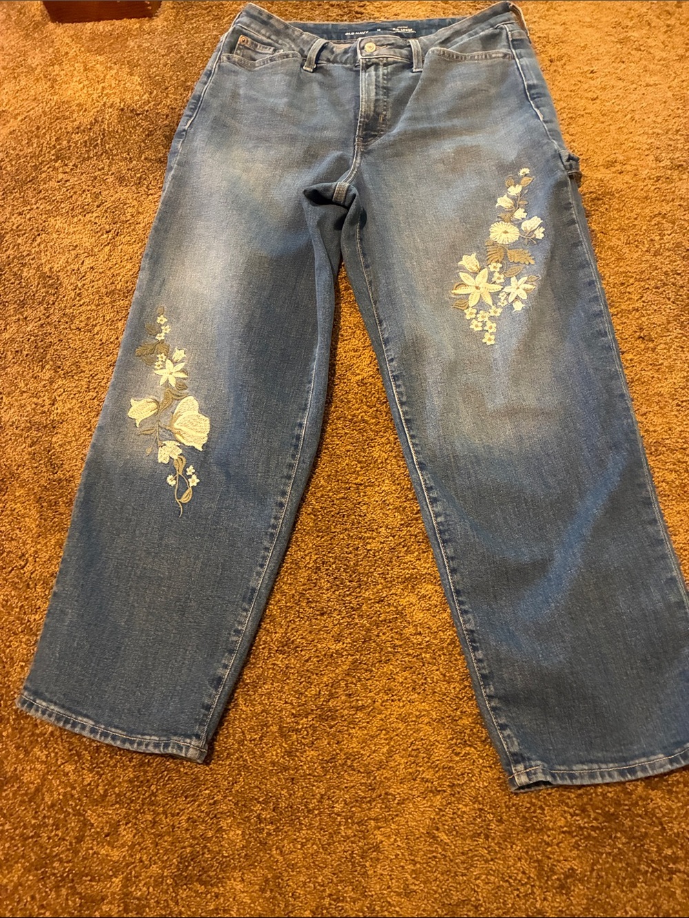 Old Navy. Straight-Leg Jeans with Cream Floral Embroidery. Size 10. Worn Once